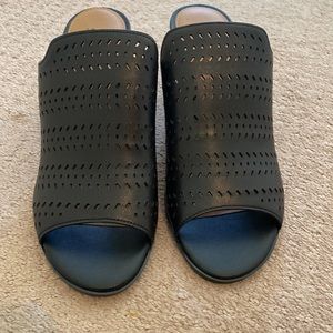 Susina 7M black leather shoes